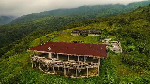 Mansión abandonada en Orosí